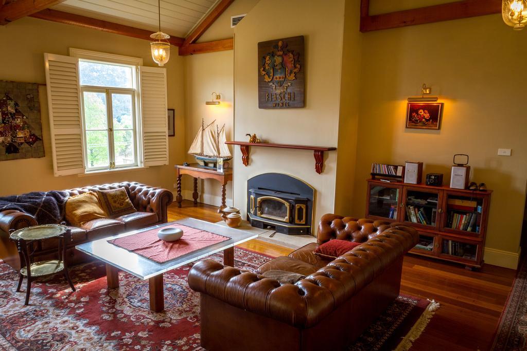 Tizzana Winery Bed And Breakfast Sackville Reach Exteriör bild